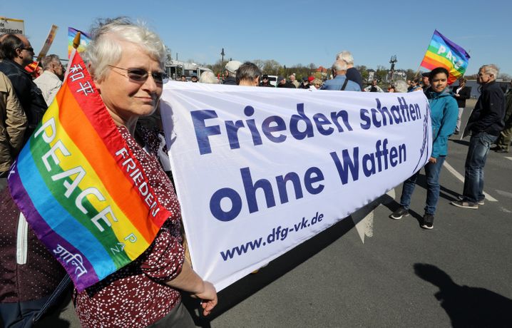 Frieden schaffen ohne Waffen, Symbolbild